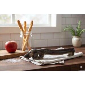 Vintage Dachshund Weiner Dog one piece Salt and Pepper 9 inches long